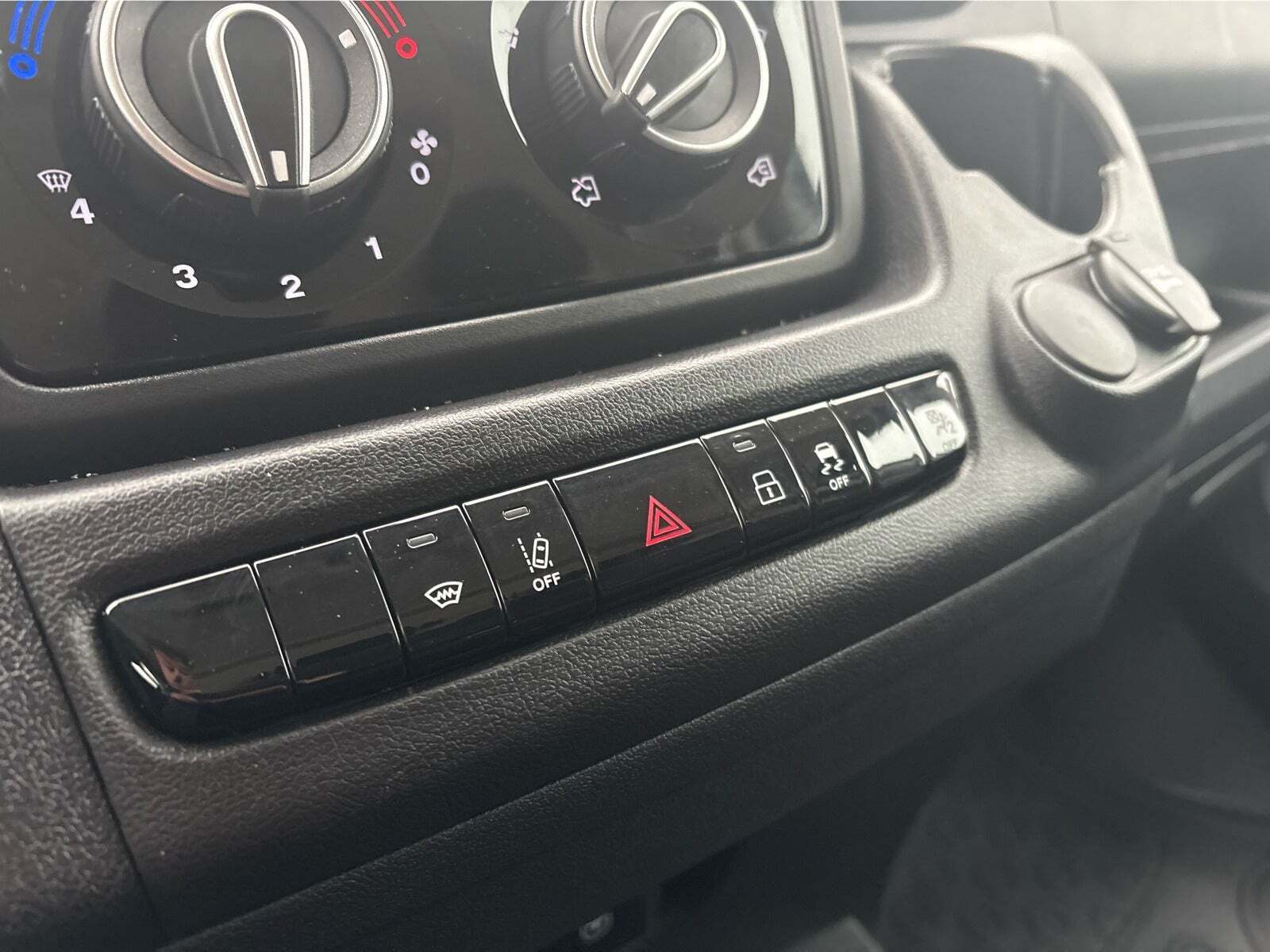 Hvid Peugeot Boxer 333 fra 2025