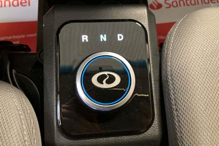 Hvid DFSK EC35 fra 2025 set indefra