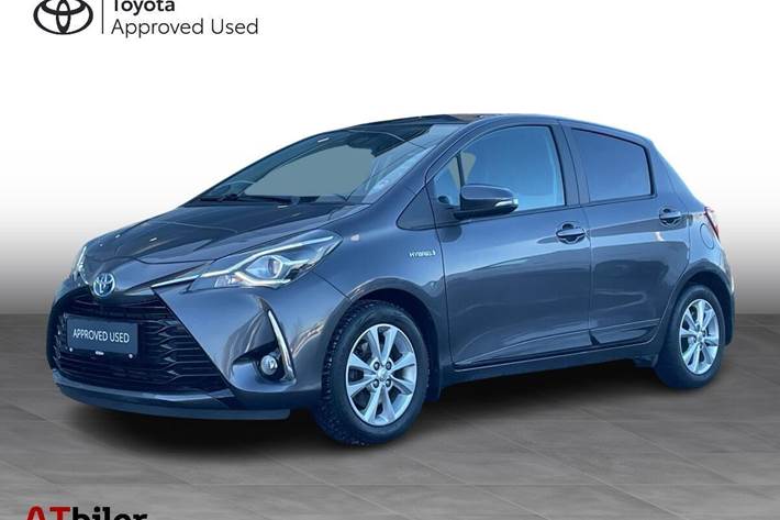 Sort Toyota Yaris fra 2019 set udefra