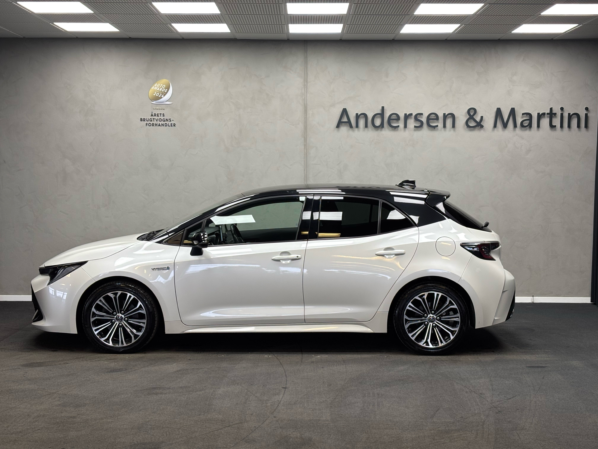 Toyota Corolla 2,0 Hybrid H3 Premium E-CVT 180HK 5d 6g Aut.