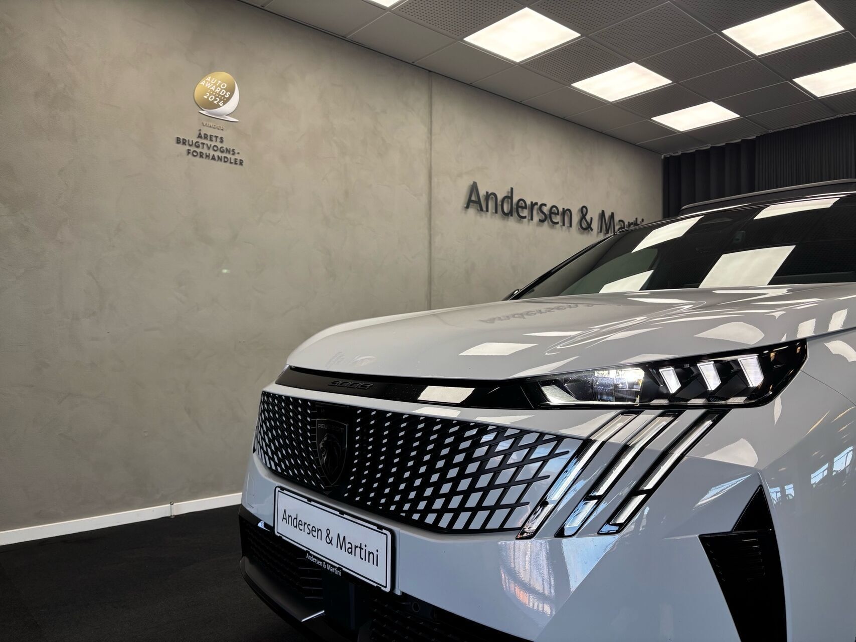 Peugeot e-3008 EL GT 210HK 5d Aut.