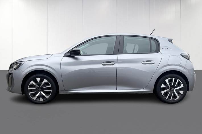 Grå Peugeot e-208 fra 2025
