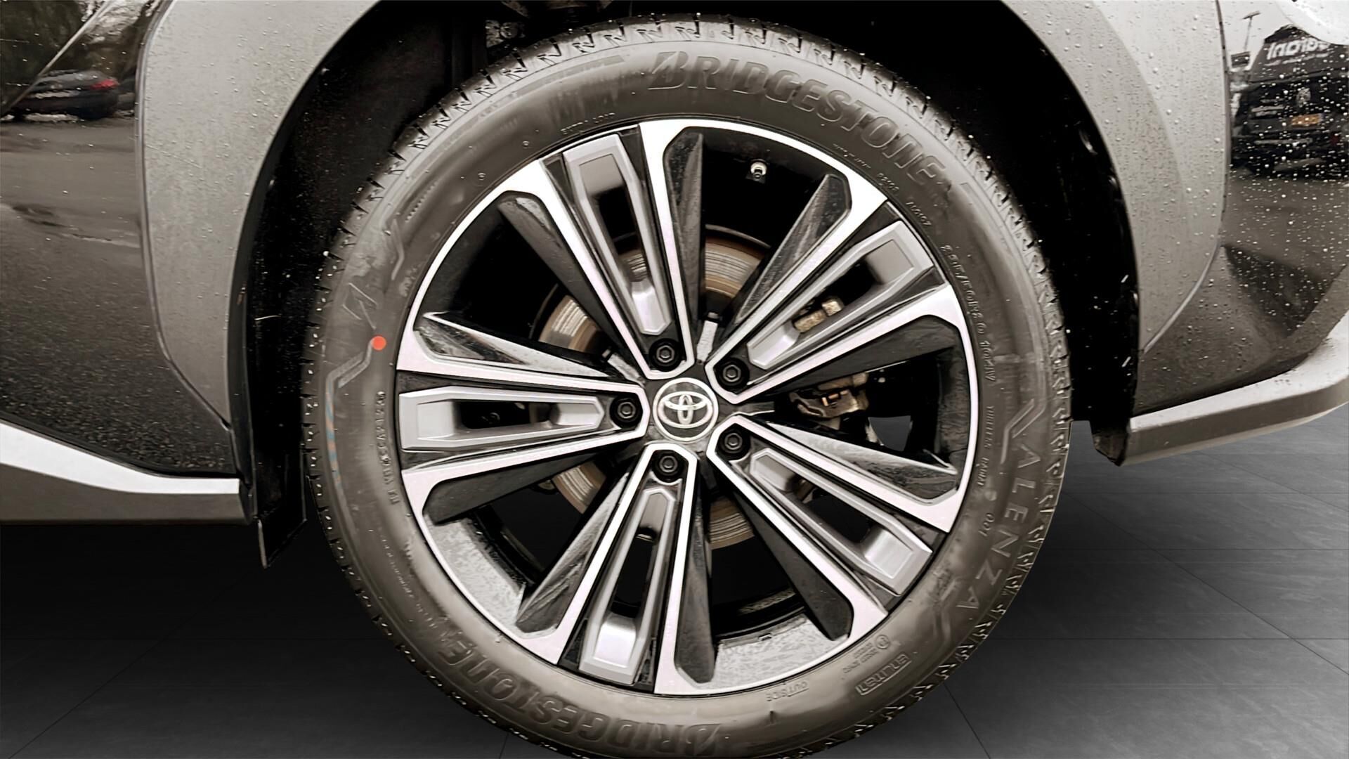 Sort Toyota BZ4X fra 2023