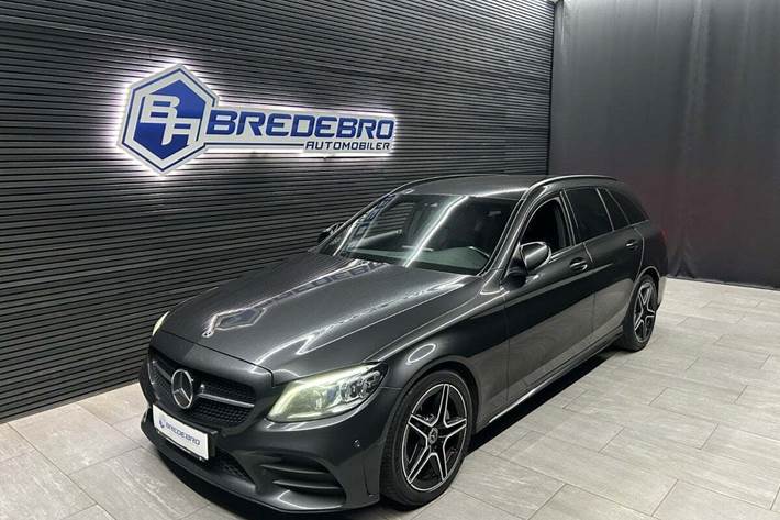 Grå Mercedes C220 d fra 2020 set udefra