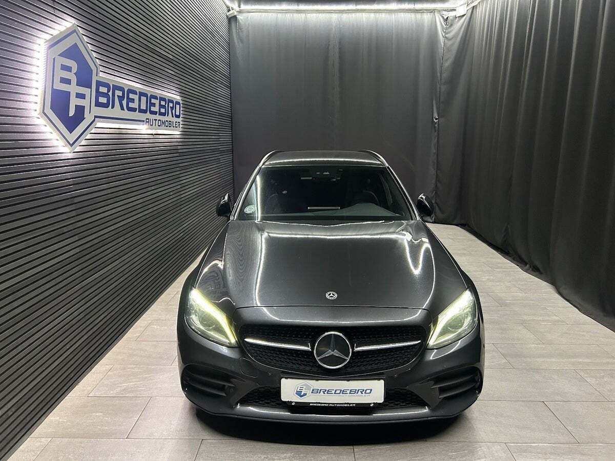 Grå Mercedes C220 d fra 2020