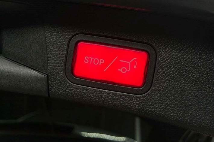 Grå Mercedes C220 d fra 2020