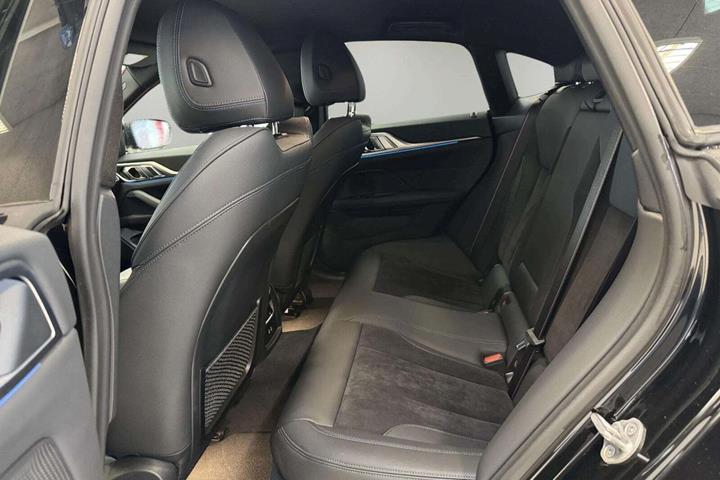 Sort BMW i4 fra 2024