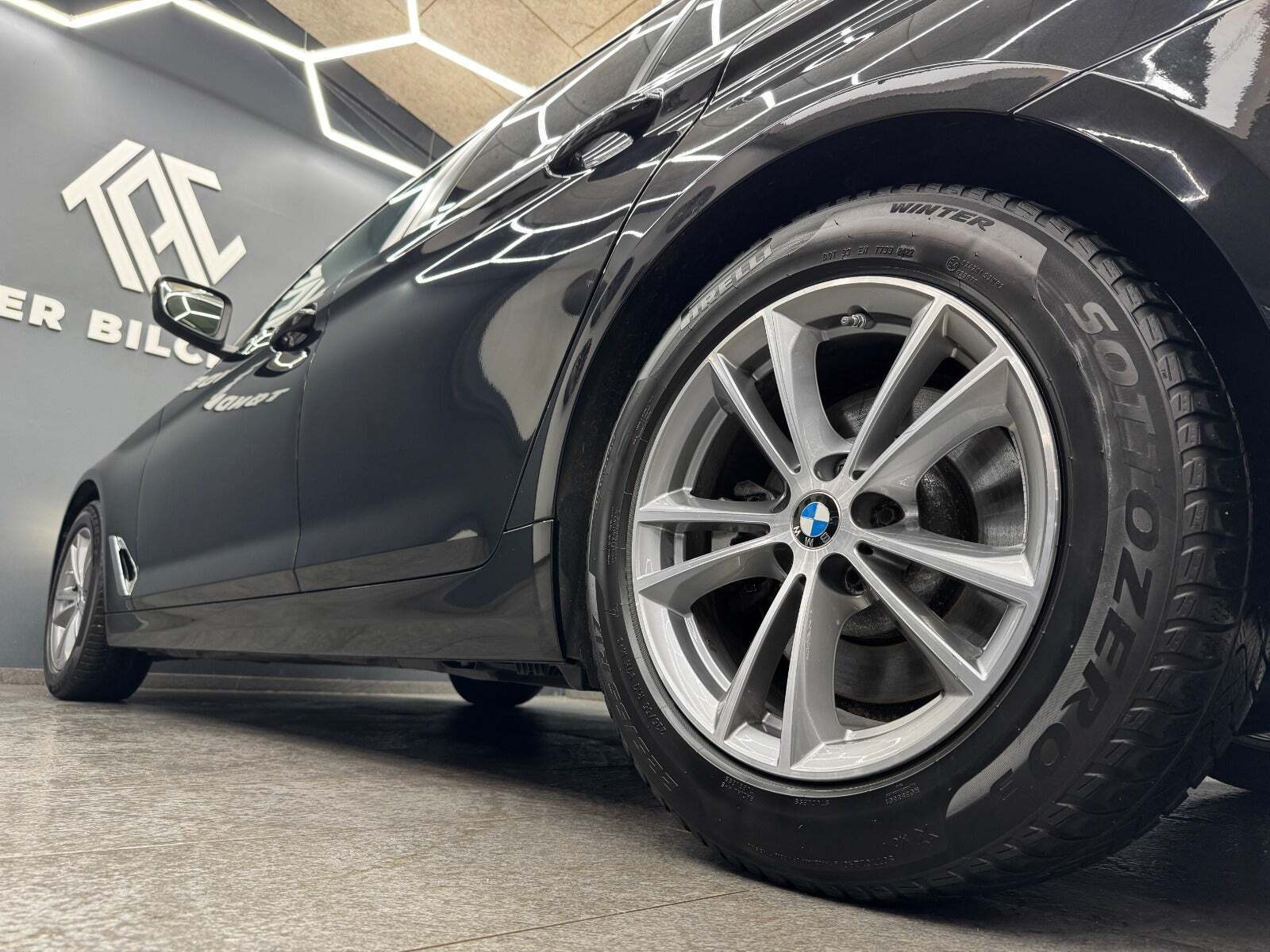 Sort BMW 520d fra 2022