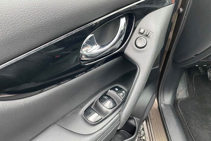 Brun Nissan Qashqai fra 2017