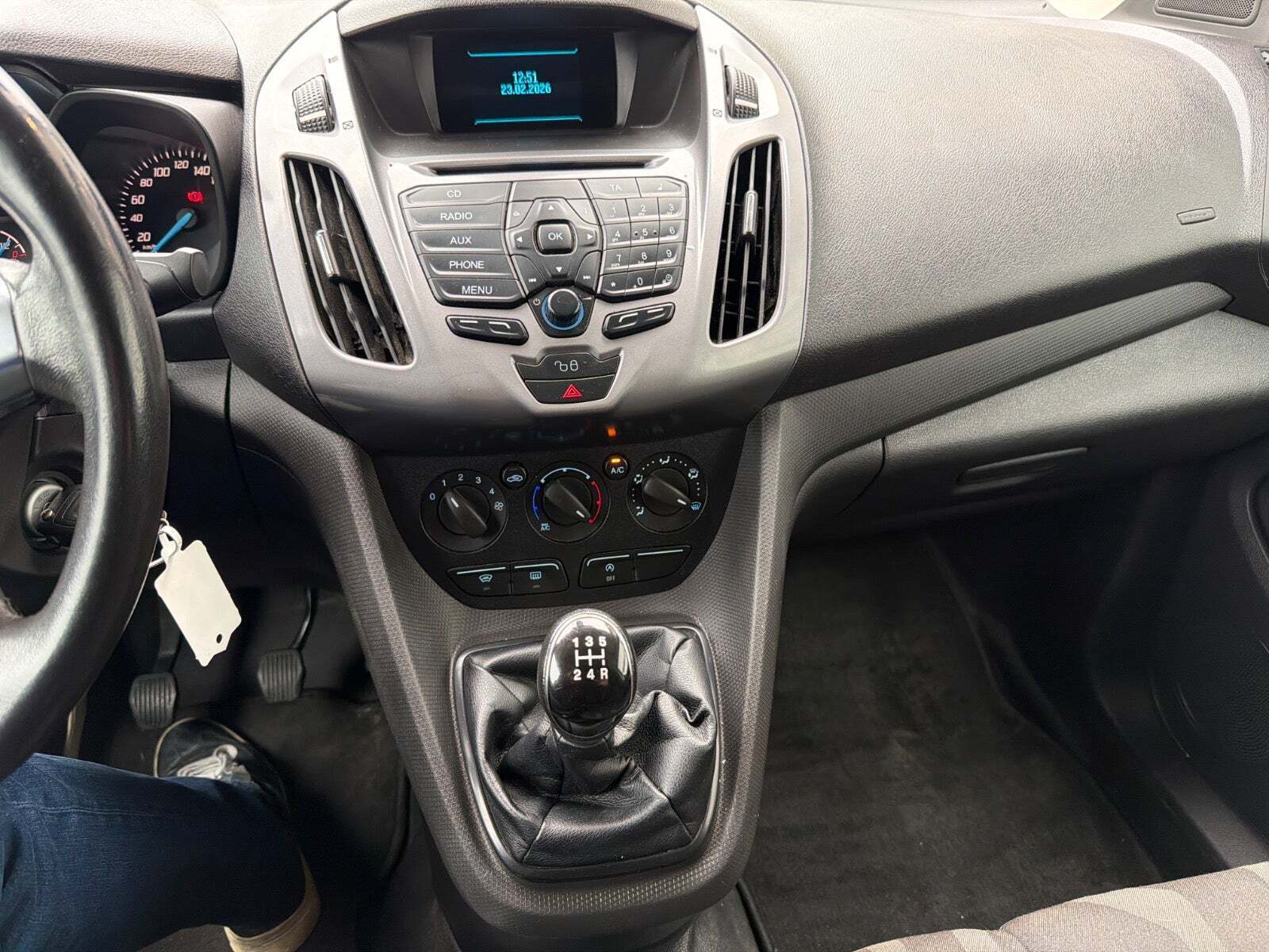 Hvid Ford Transit Connect fra 2017