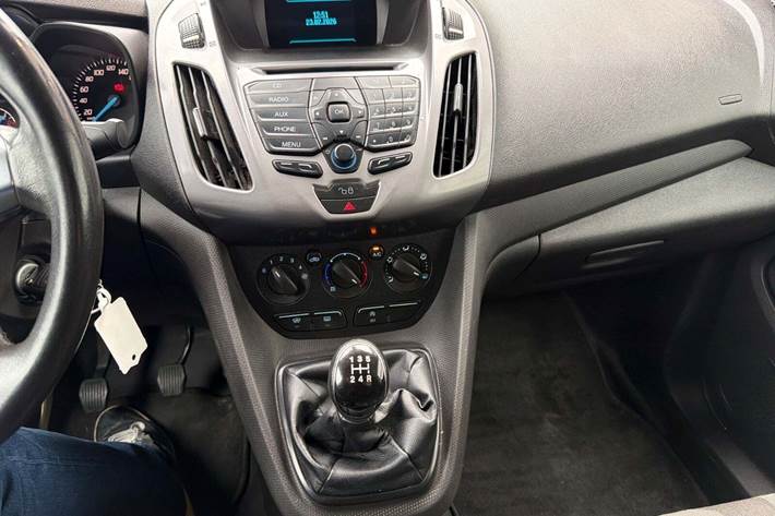 Hvid Ford Transit Connect fra 2017