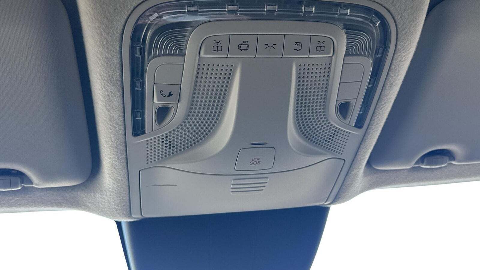 Hvid Mercedes Vito 114 fra 2022