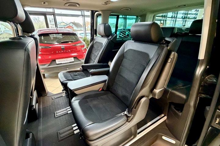 Sort VW Multivan fra 2018