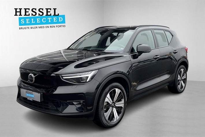 Sort Volvo XC40 fra 2022 set udefra