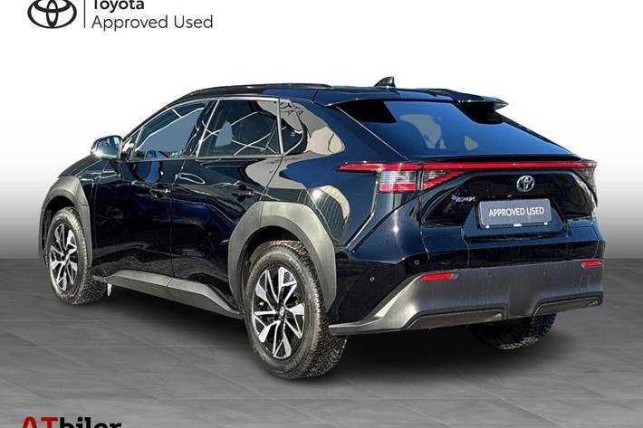 Sort Toyota bZ4X SUV fra 2025