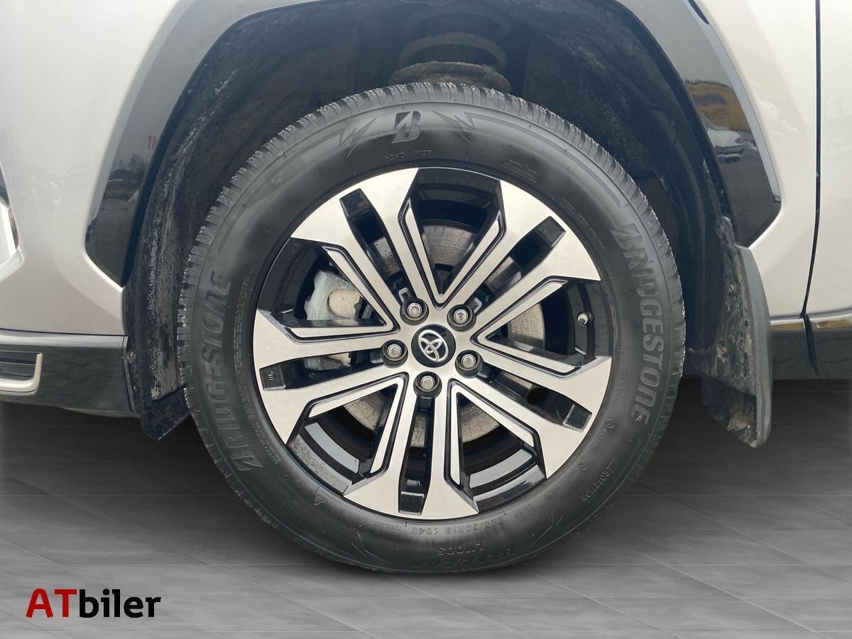 Grå Toyota RAV4 Plug-in fra 2023