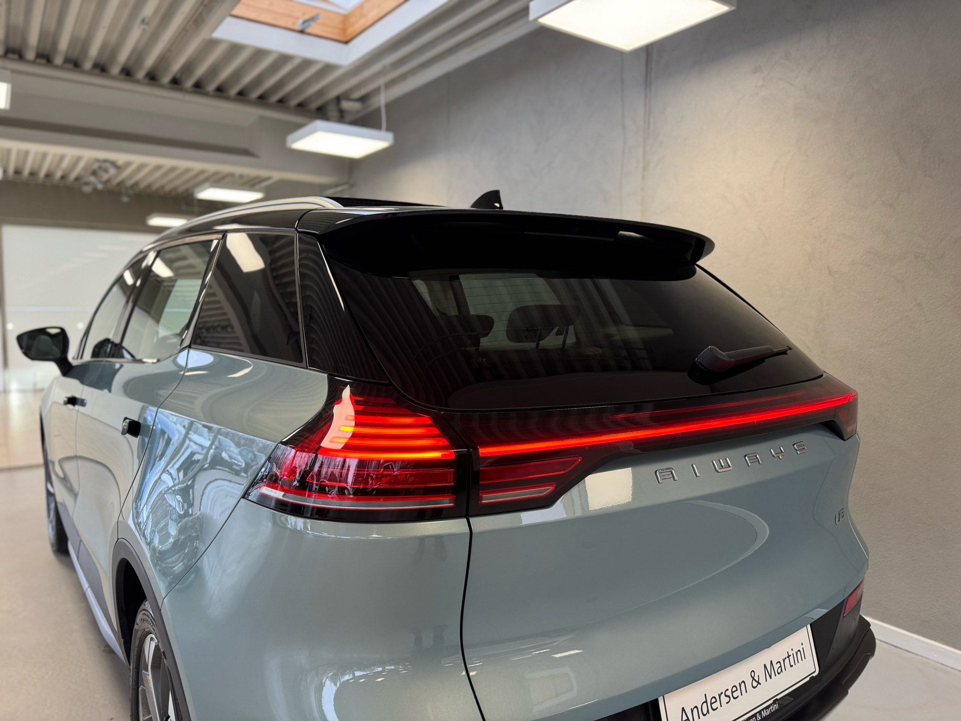 Aiways U5 EL Premium 204HK 5d Aut.