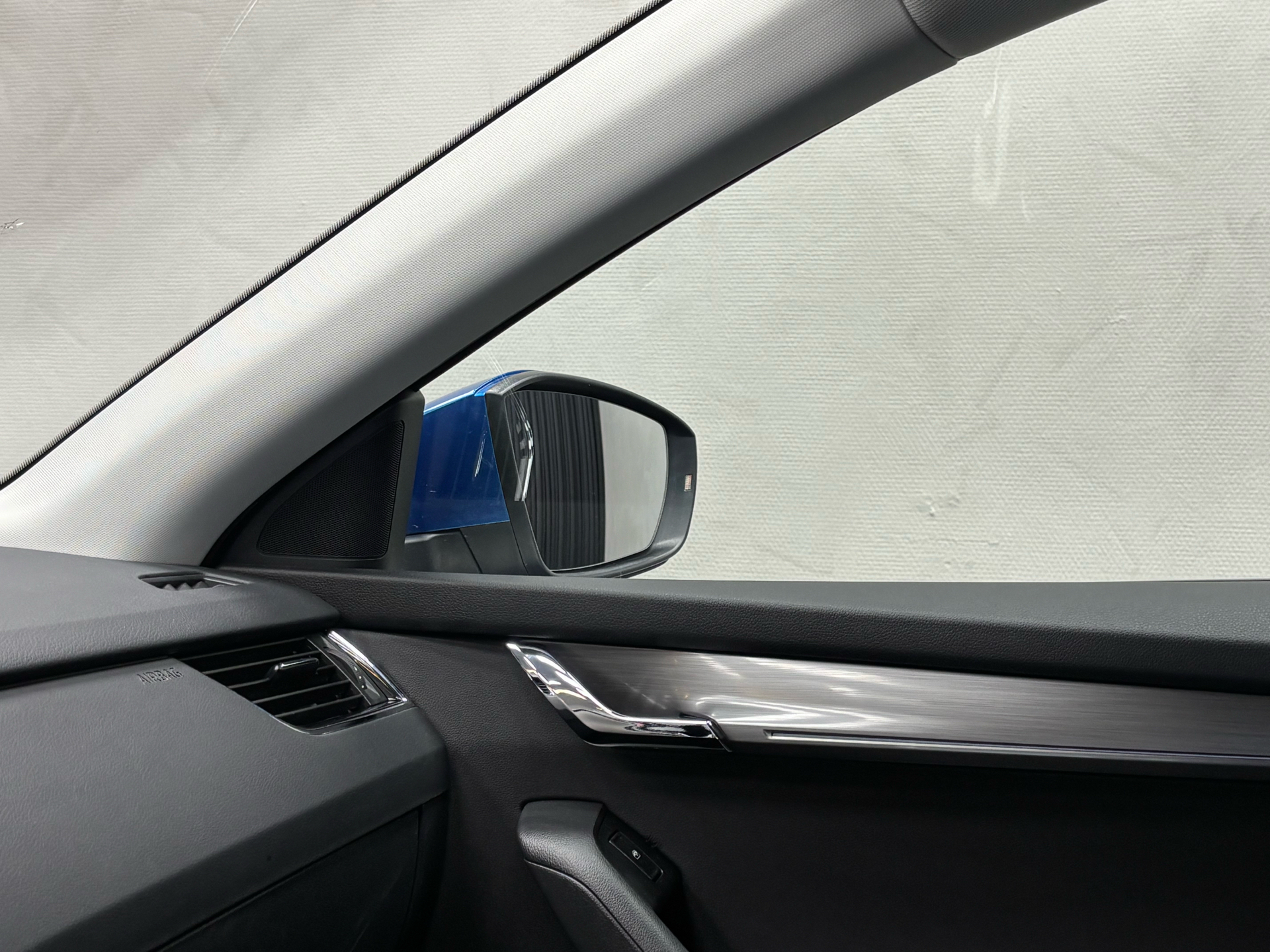 Blå Skoda Octavia fra 2019