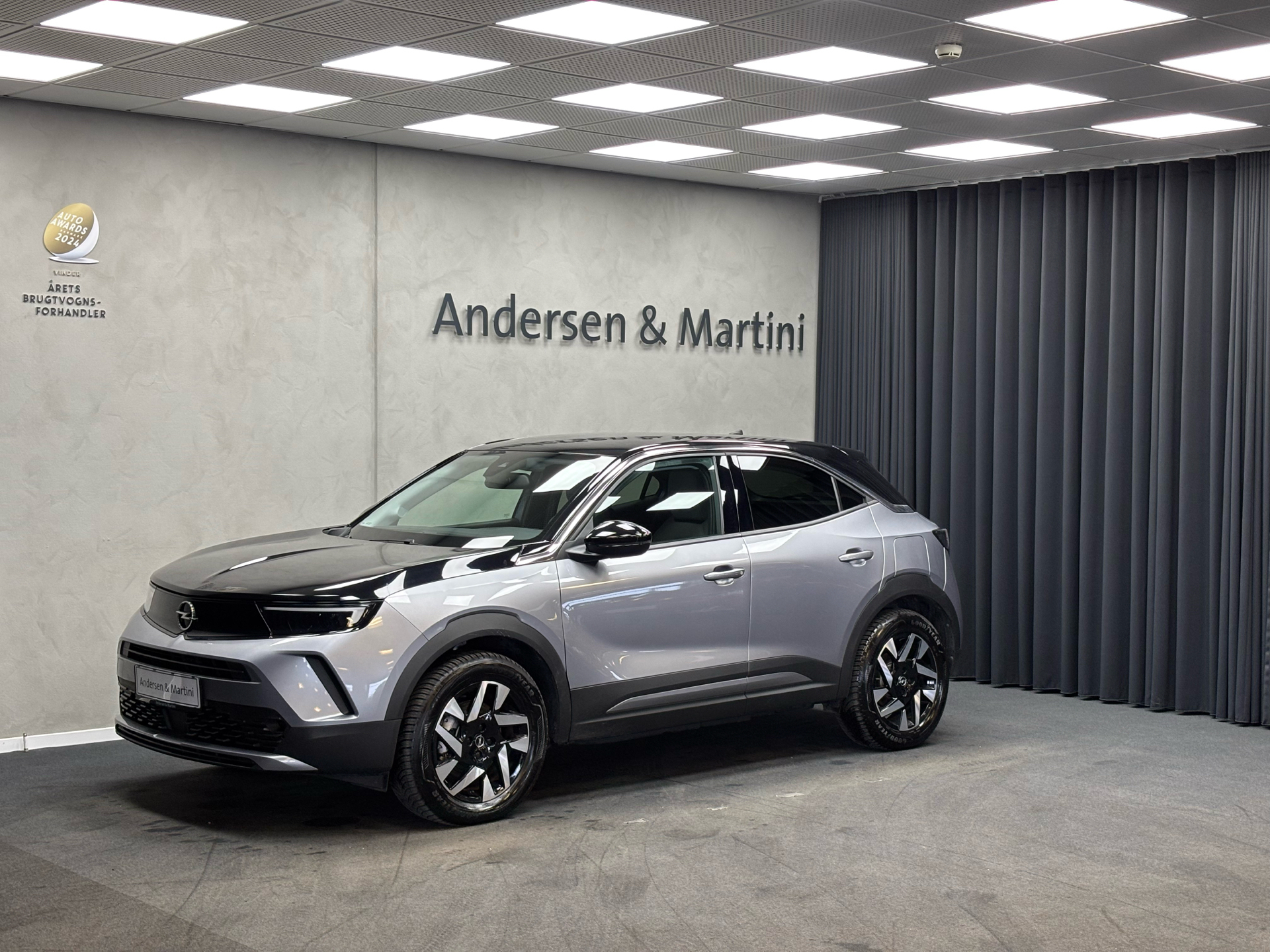 Grå Opel Mokka-e fra 2024