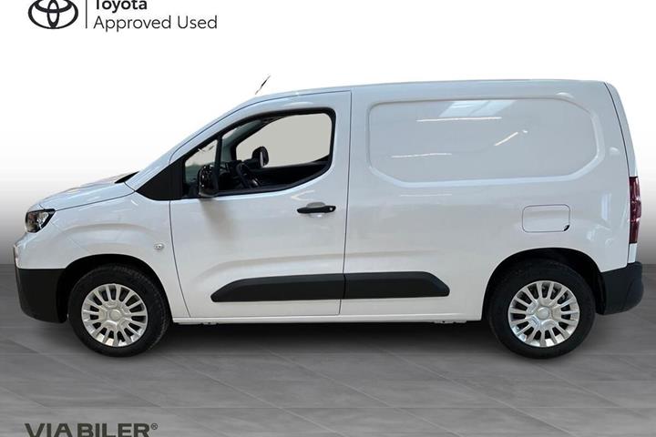 Hvid Toyota ProAce City fra 2026