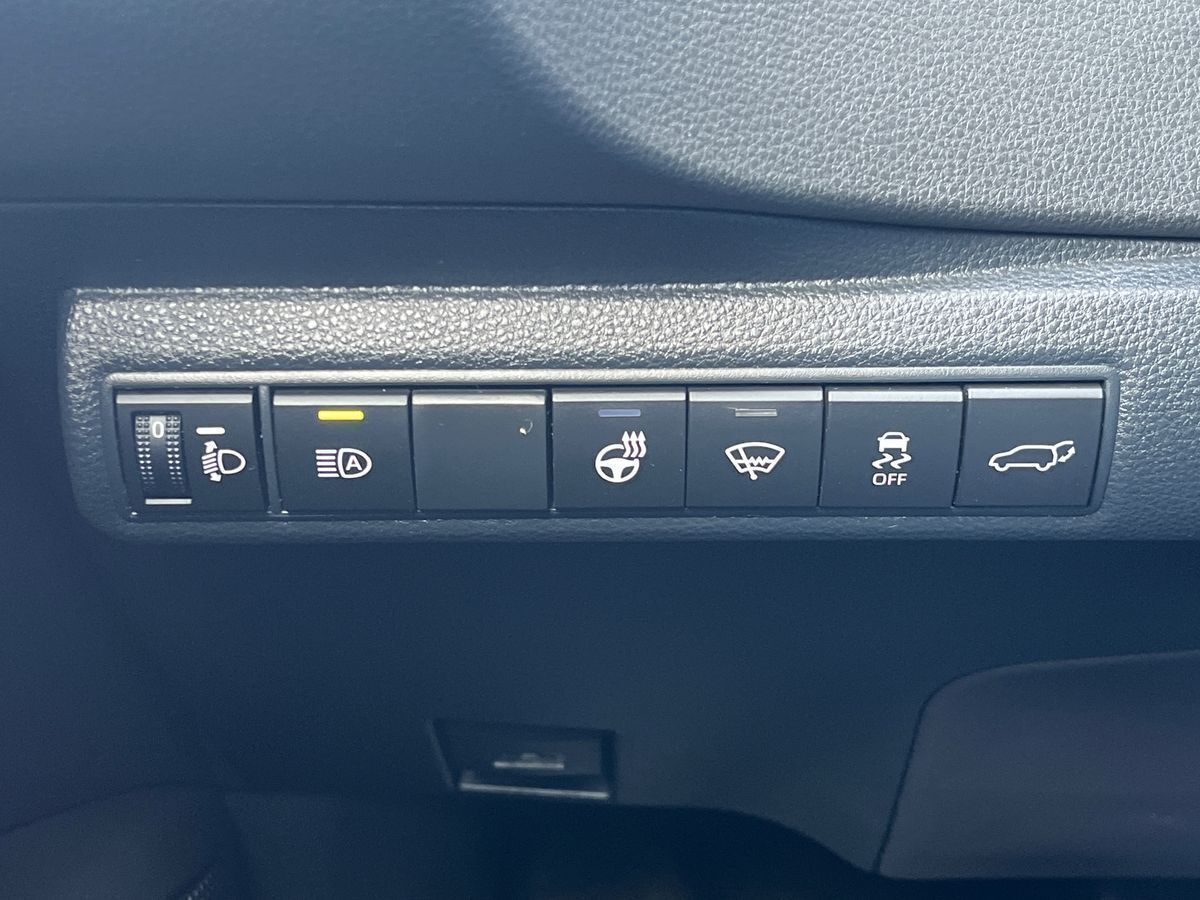 Grå Toyota Corolla fra 2020