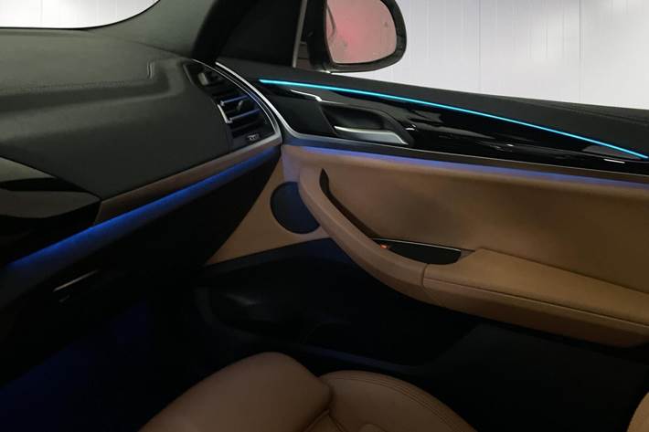 Hvid BMW iX3 fra 2023