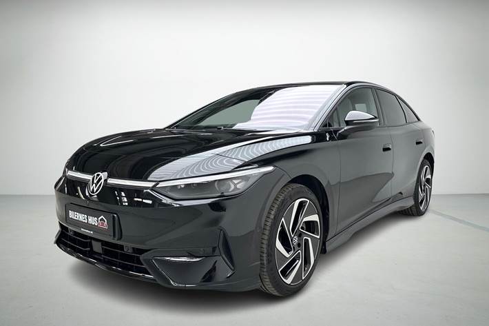 Sort VW ID.7 fra 2023 set udefra