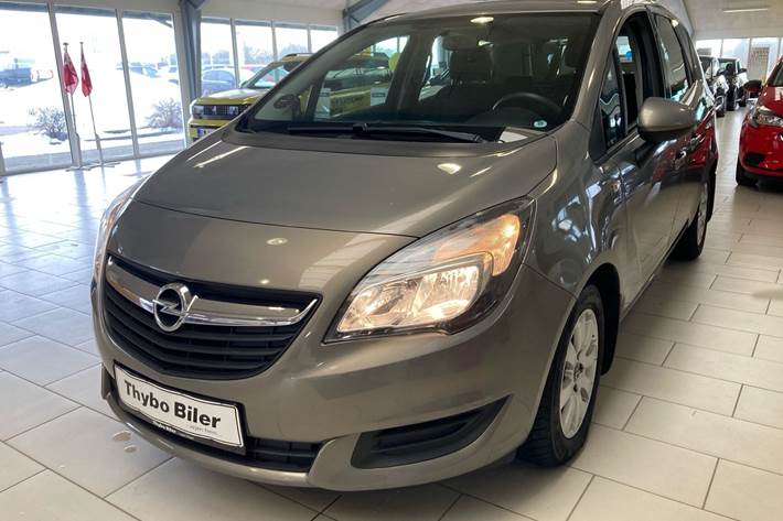 Brun Opel Meriva fra 2016 set udefra
