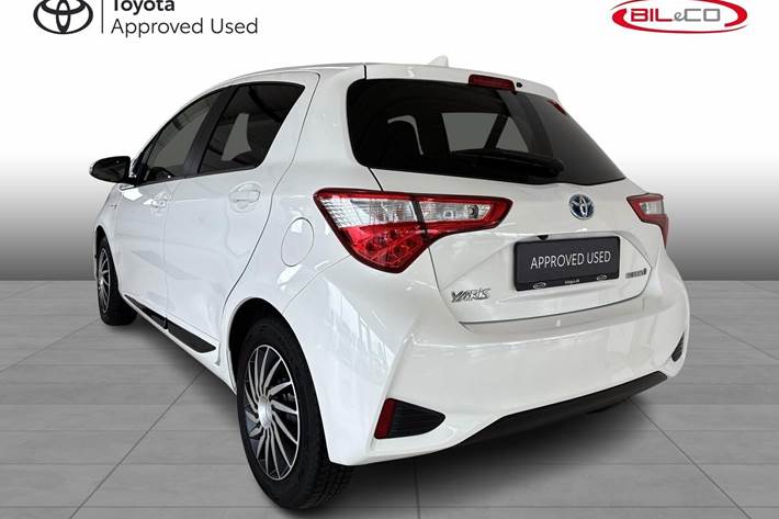 Hvid Toyota Yaris fra 2020