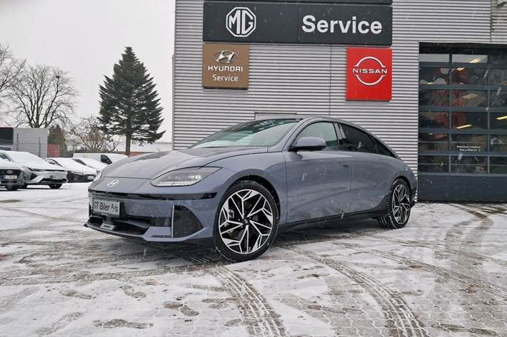 Blå Hyundai Ioniq 6 fra 2025 set udefra