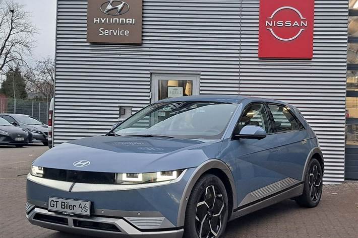 Blå Hyundai Ioniq 5 fra 2022 set udefra