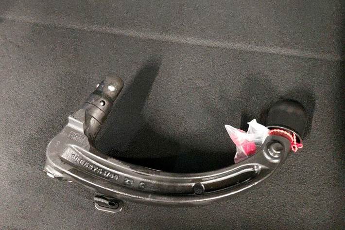 Grå Peugeot E-308 fra 2024