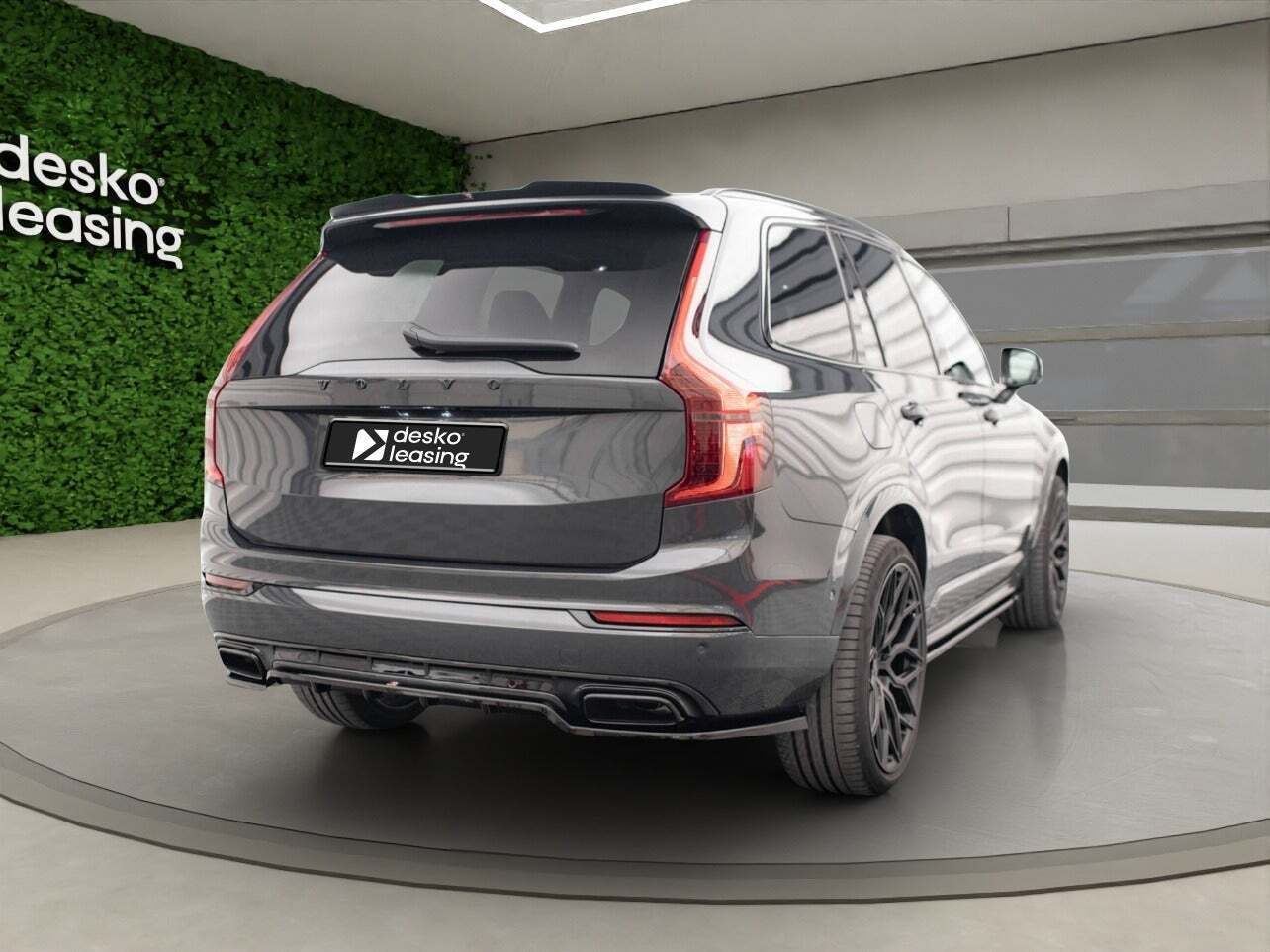 Grå Volvo XC90 fra 2022