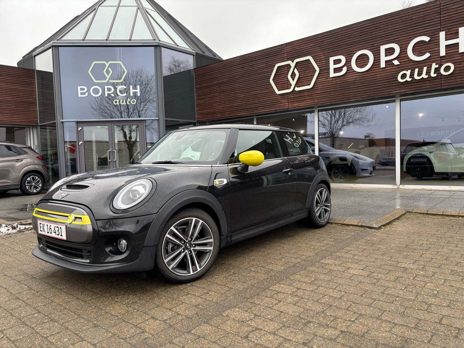 Mini Cooper SE Classic Trim