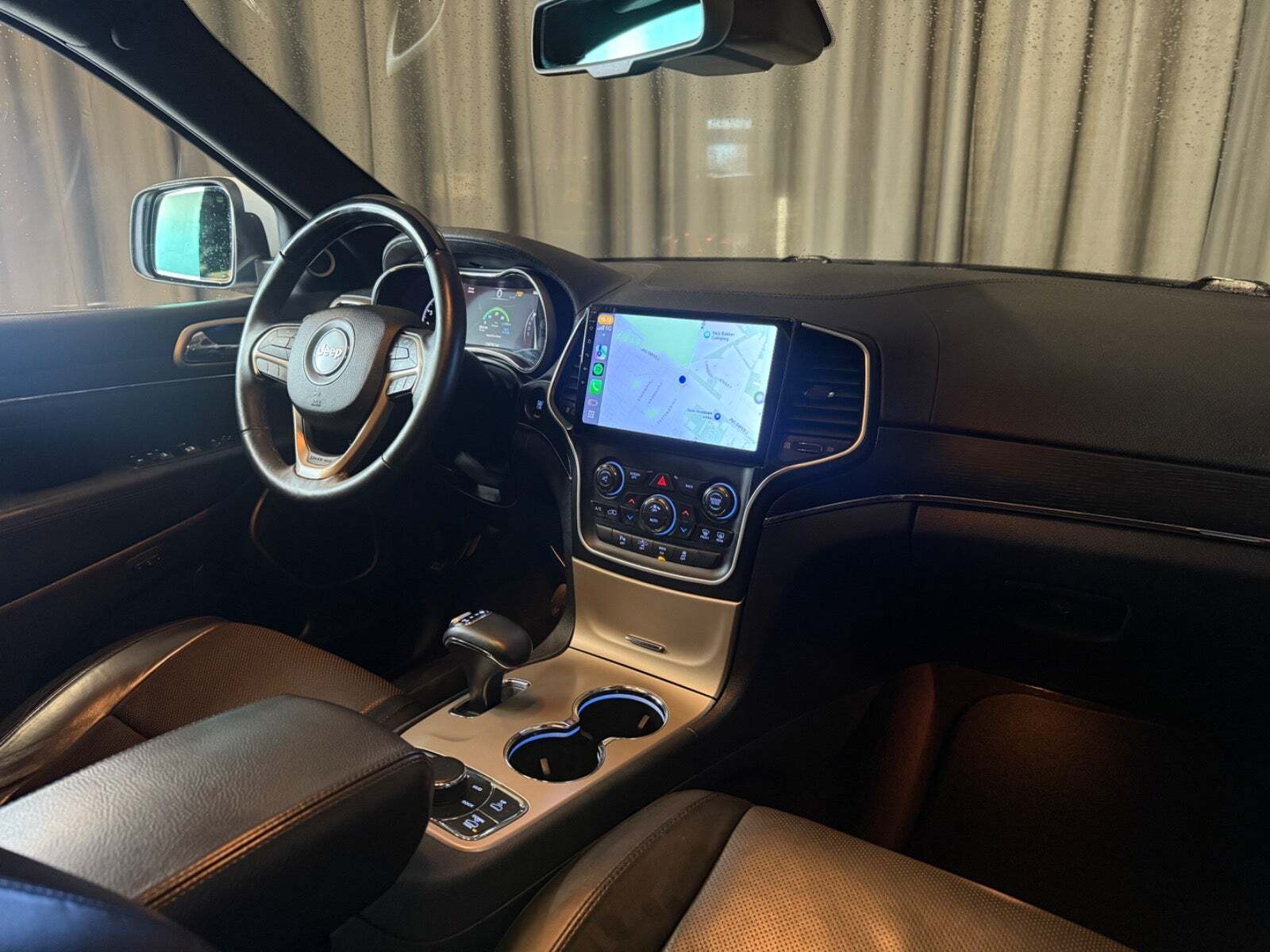 Hvid Jeep Grand Cherokee fra 2015