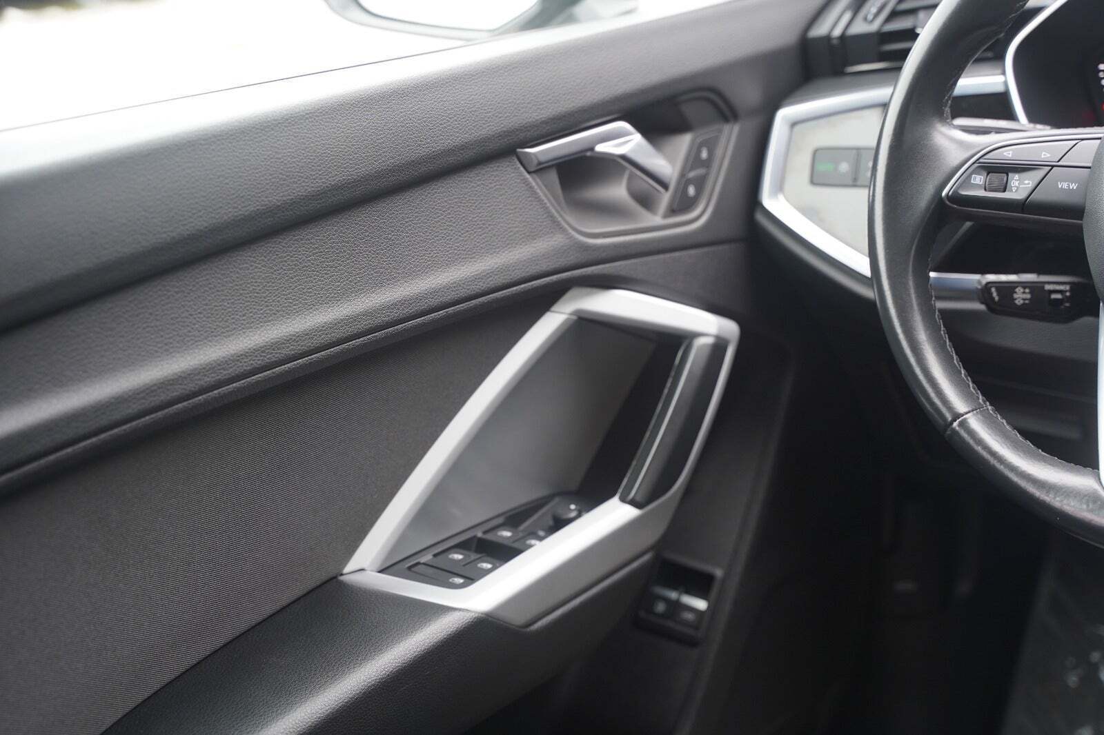 Hvid Audi Q3 fra 2021