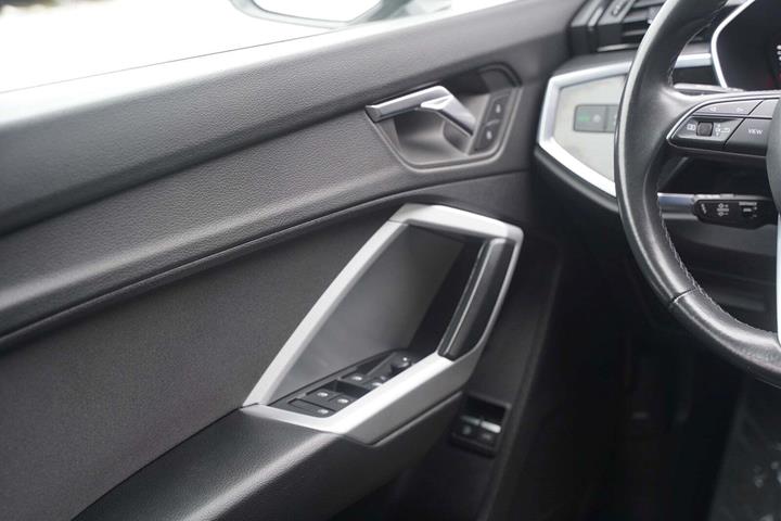 Hvid Audi Q3 fra 2021