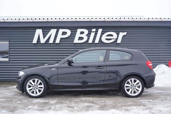 Sort BMW 118i fra 2010