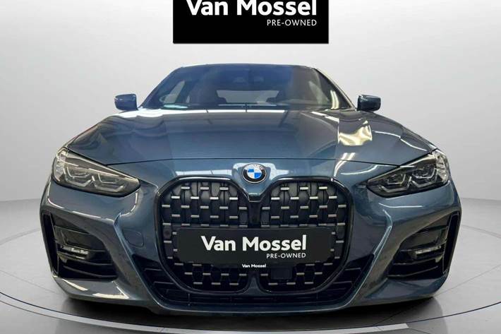 Blå BMW 420d fra 2022