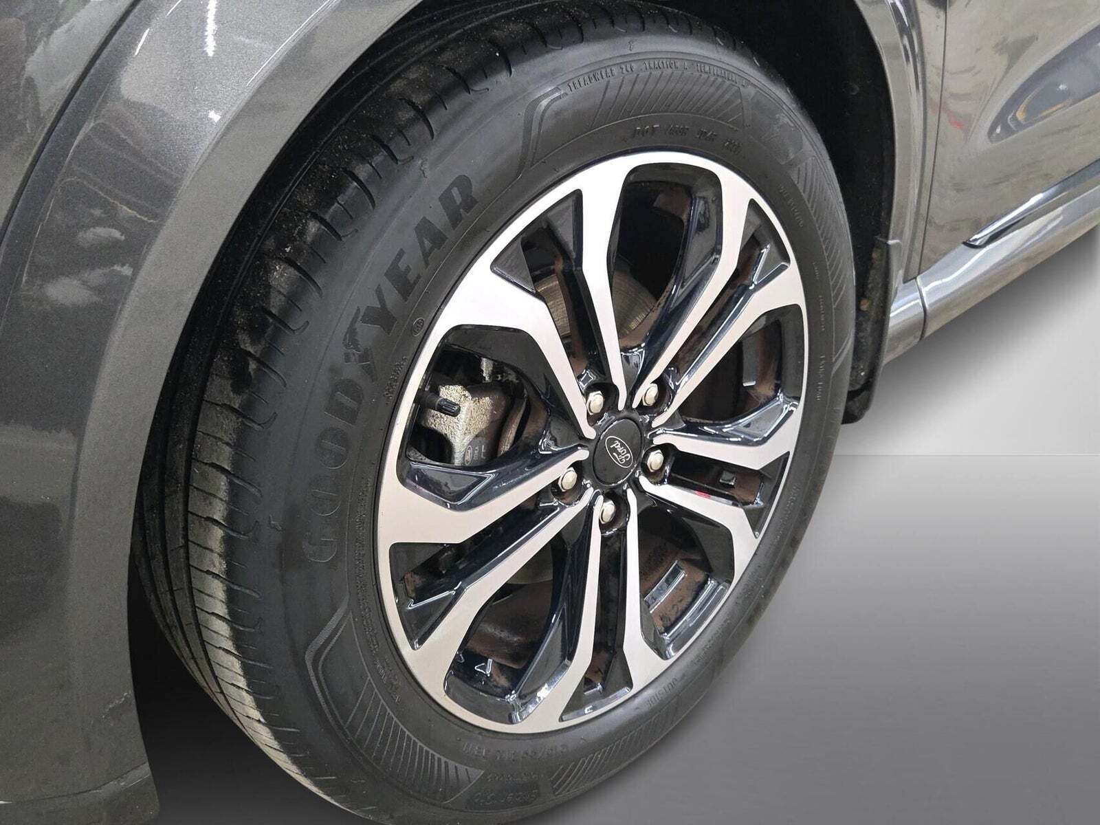 Grå Ford Puma fra 2021