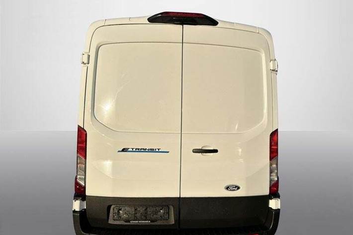 undefined Ford E-Transit 350 L2 Van fra 2025 set udefra