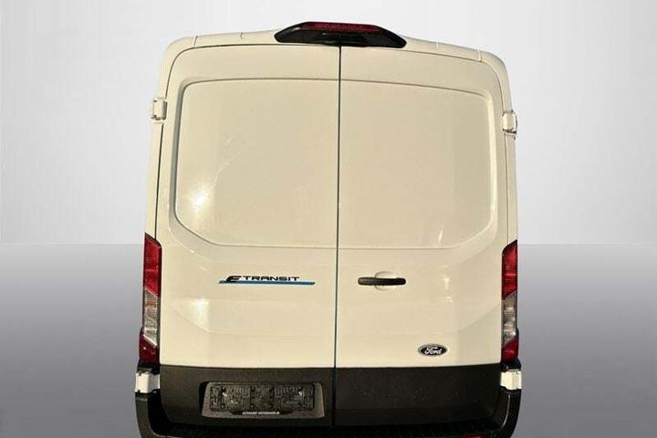 undefined Ford E-Transit 350 L2 Van fra 2025 set udefra