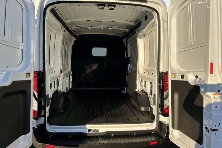 undefined Ford E-Transit 350 L2 Van fra 2025 set udefra