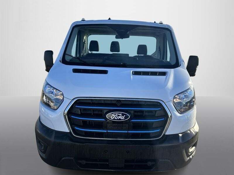 undefined Ford E-Transit 350 L3 Chassis fra 2025 set udefra