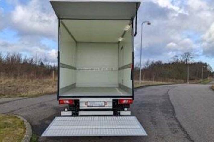 undefined Ford E-Transit 350 L3 Chassis fra 2025 set udefra