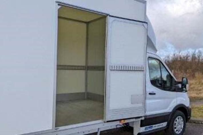 undefined Ford E-Transit 350 L3 Chassis fra 2025 set udefra