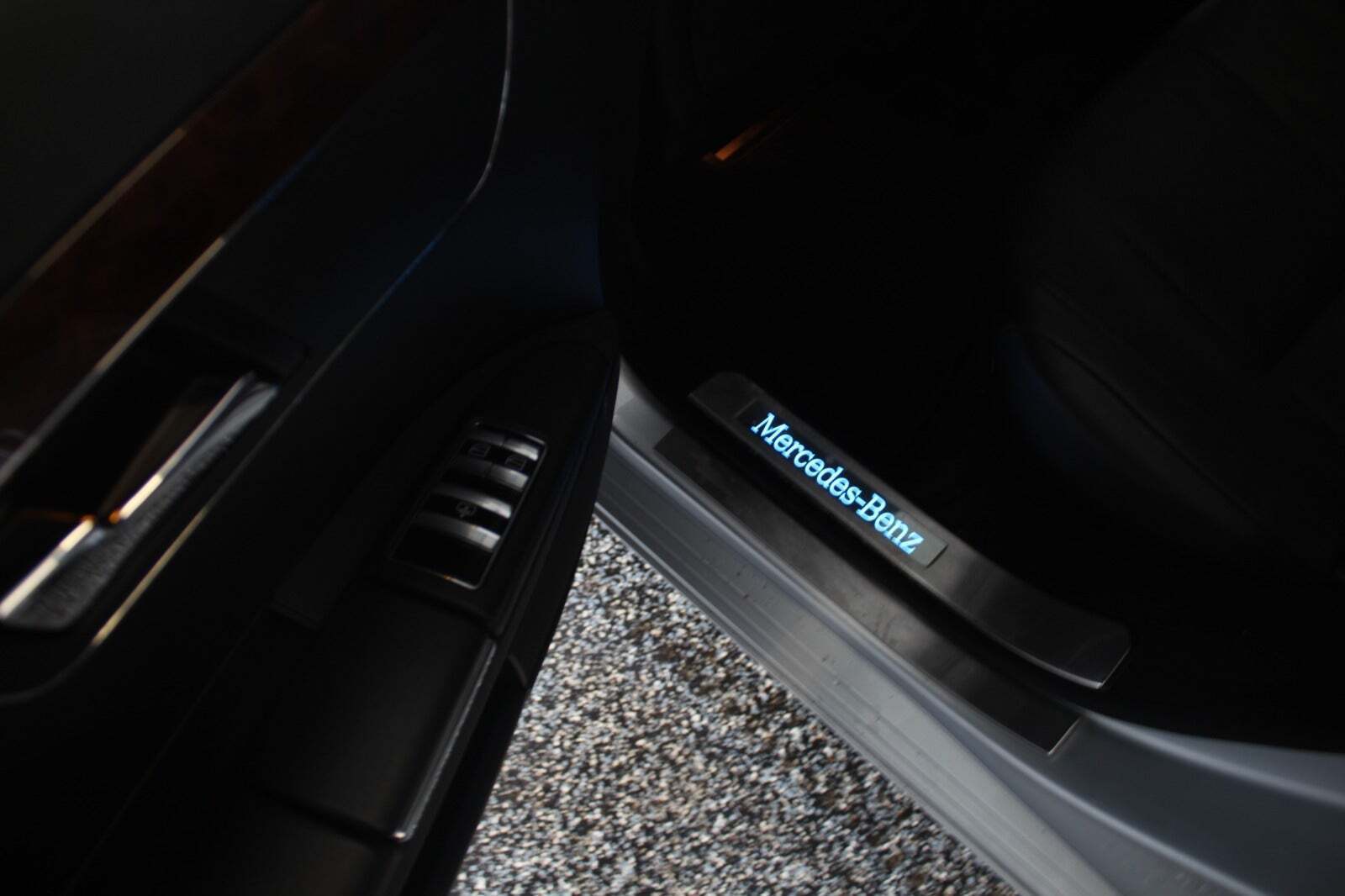 Sølv Mercedes S500 fra 2007