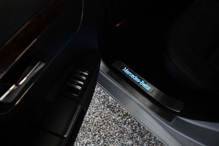 Sølv Mercedes S500 fra 2007