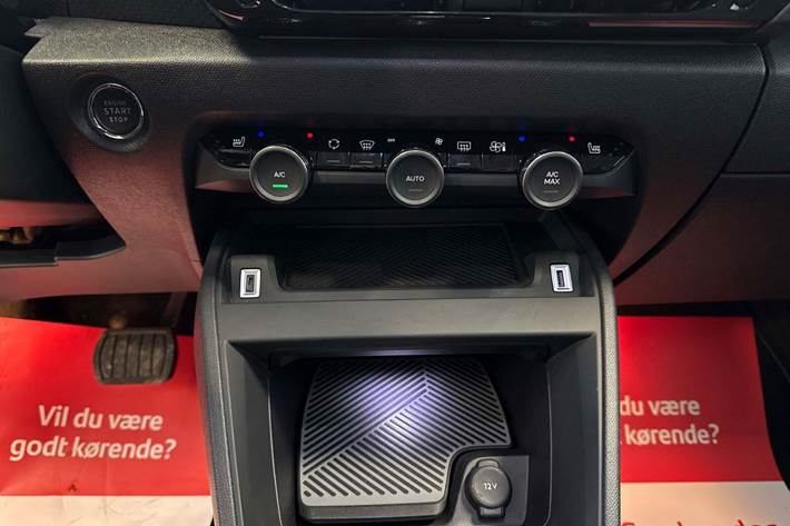 Grå Citroën ë-C4 X fra 2024