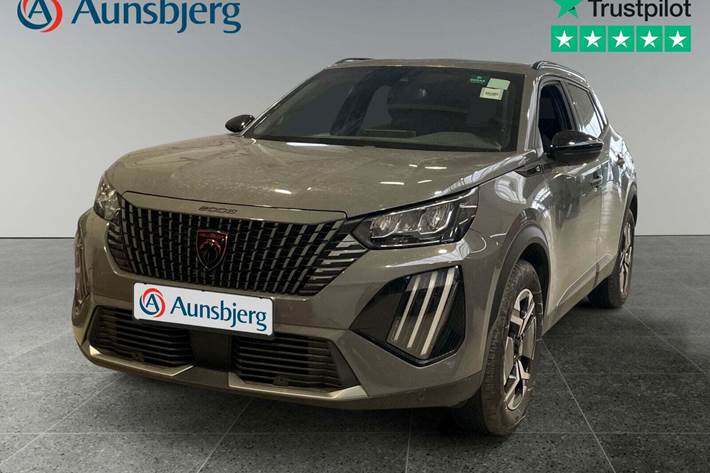 Grå Peugeot e-2008 fra 2025 set udefra